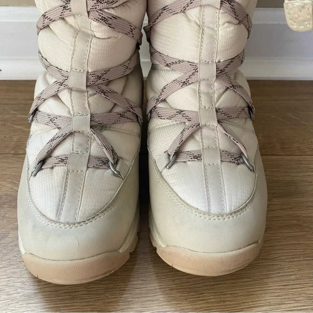 Timberland Chillberg Over the Chill Waterproof Boots Womens Size 6